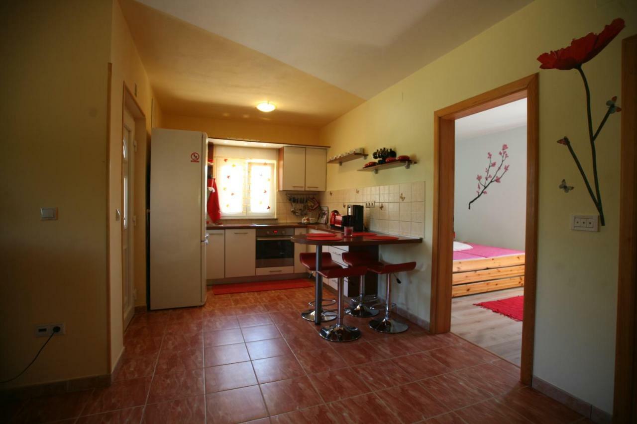 Raj Muraj Ferienappartement Kornić Esterno foto